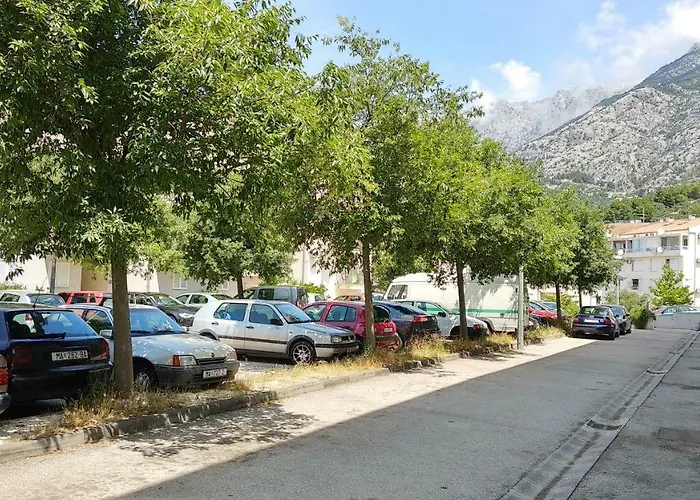 Nikolic * Makarska
